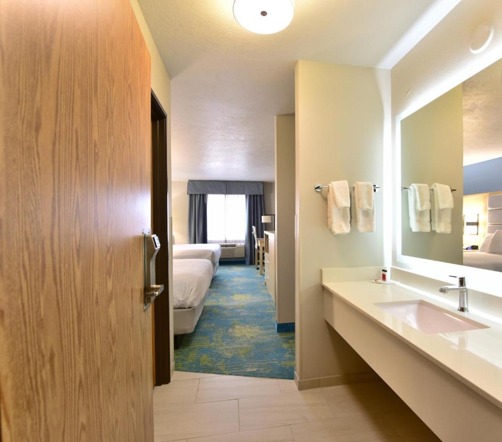 Days Inn By Wyndham Springville Luaran gambar