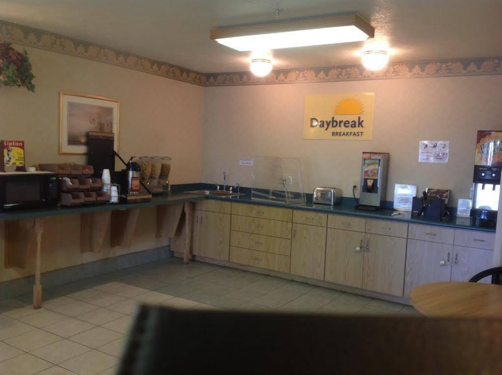 Days Inn By Wyndham Springville Luaran gambar