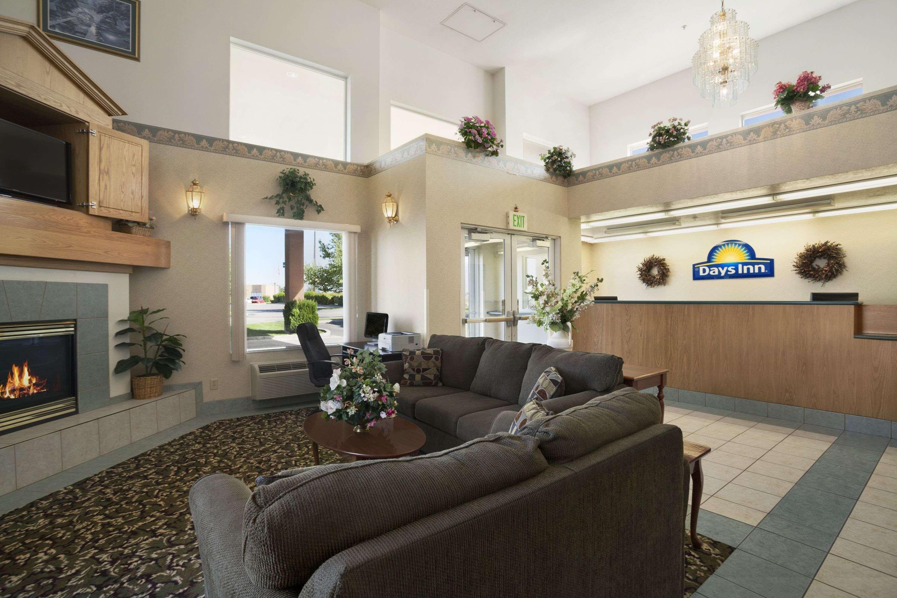 Days Inn By Wyndham Springville Luaran gambar