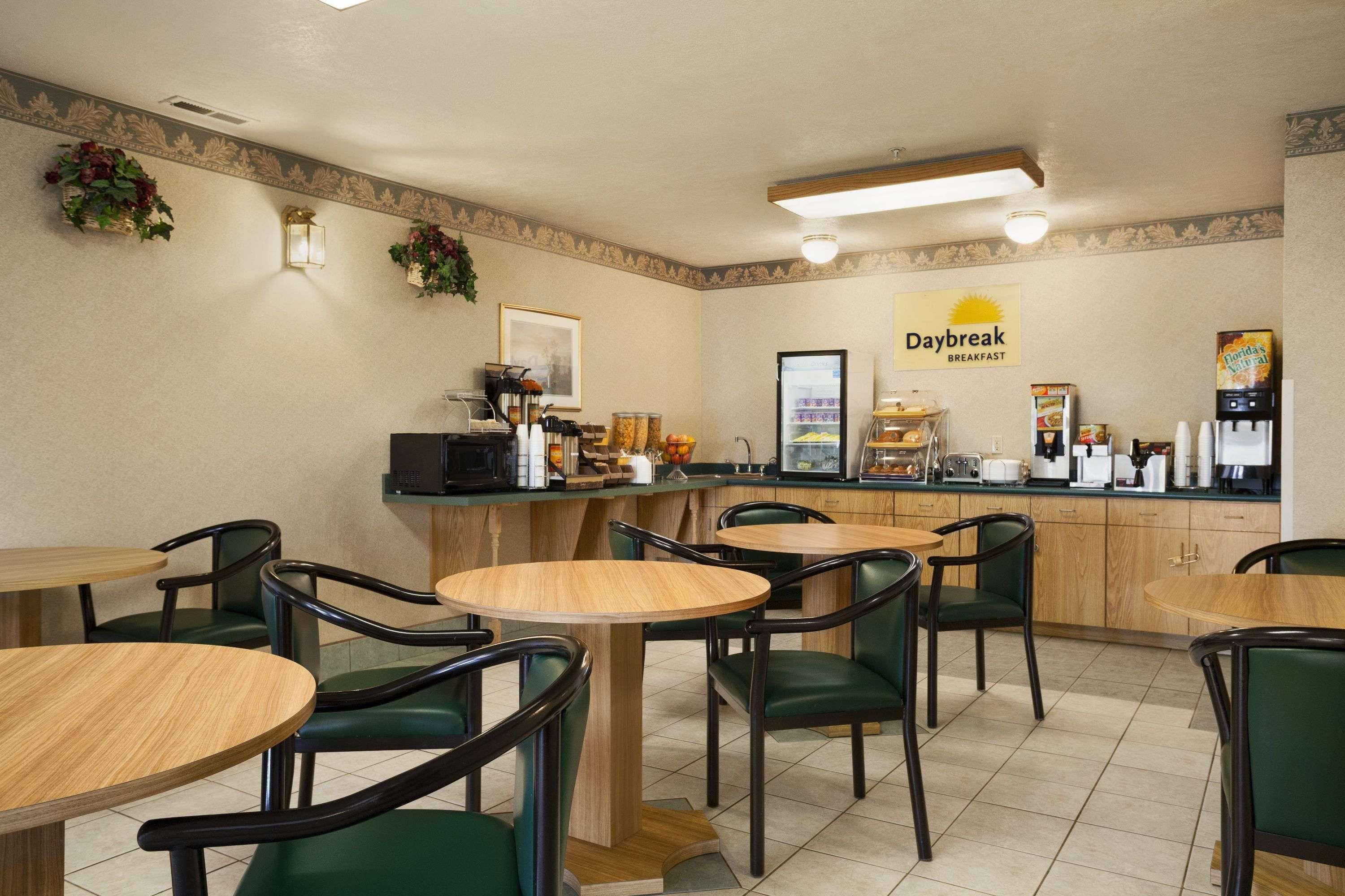 Days Inn By Wyndham Springville Luaran gambar
