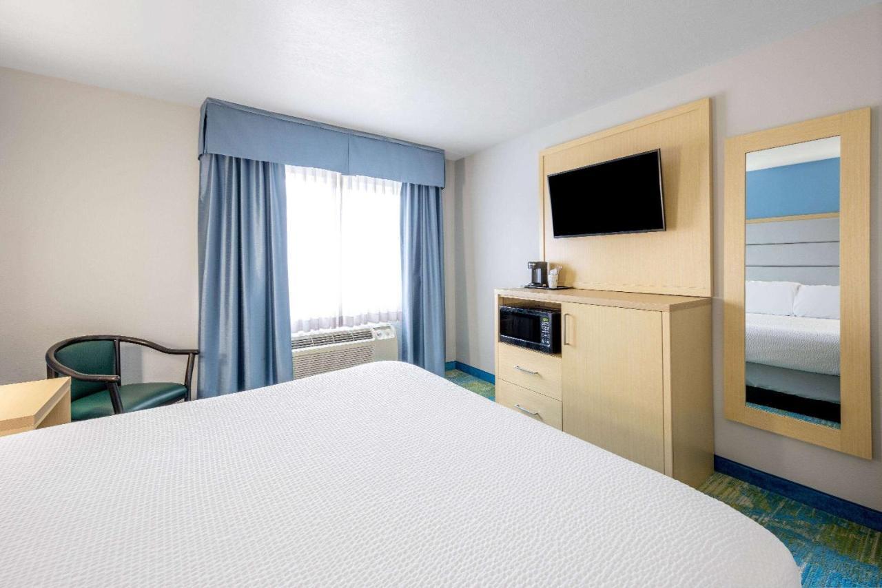 Days Inn By Wyndham Springville Luaran gambar